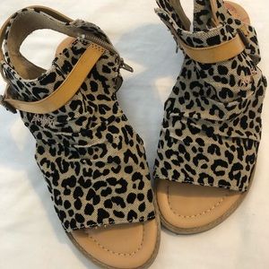 🖤LIKE NEW🖤 Leopard Blowfish Sandals 6.5